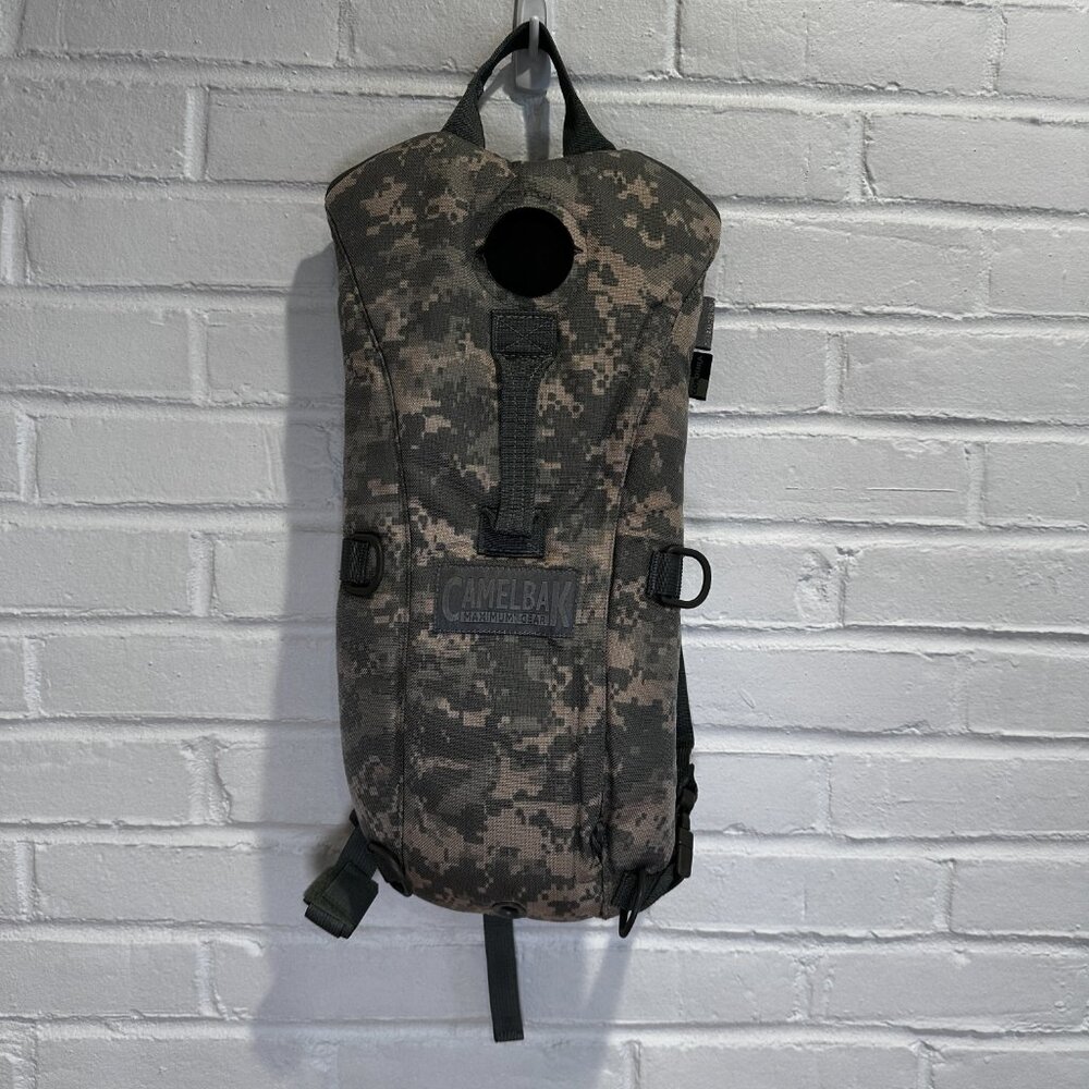 CamelBak Maximum Gear Cordura Thermobak 3L Hydration Pack Backpack Digital Camo